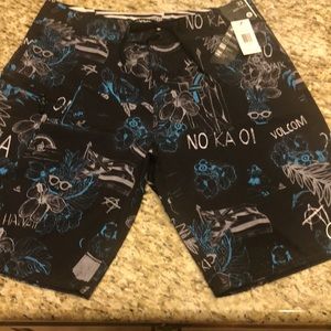 🏖SALE! Volcom Mod-Tech board shorts size 33 men